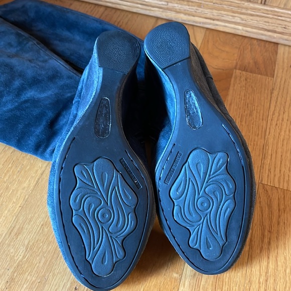 Born suede wedge heel boots. - Picture 3 of 11